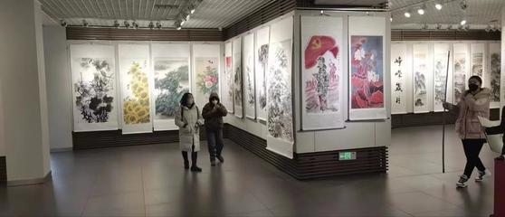 翰墨丹青頌解放，文化服務(wù)潤民心——石家莊解放75周年書畫展省圖展區(qū)暨文化藝術(shù)咨詢服務(wù)活動圓滿落幕